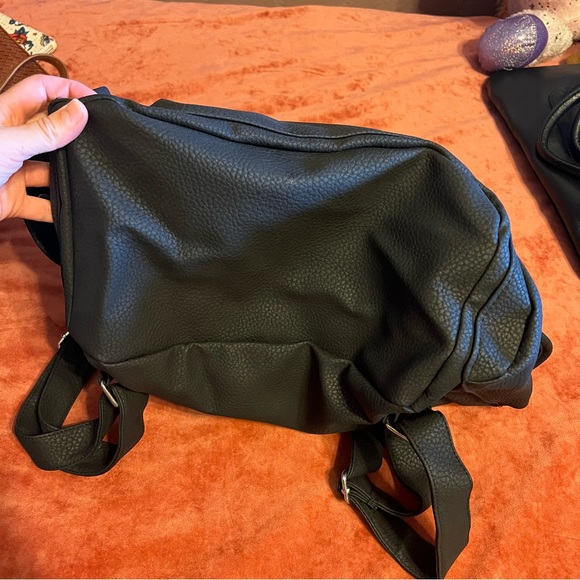 Backpack - Picture 6 of 10